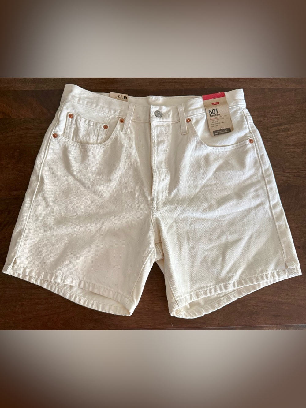 Levi's 501 White Denim Shorts size 30. New with tags. 🏷️